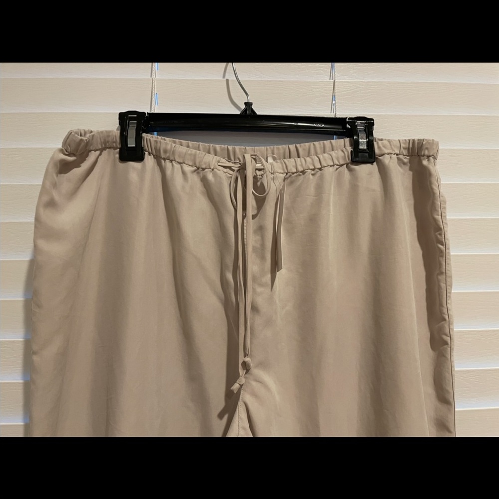 Brand New With Tags Jones New York Drawstring Pants. Size XLarge